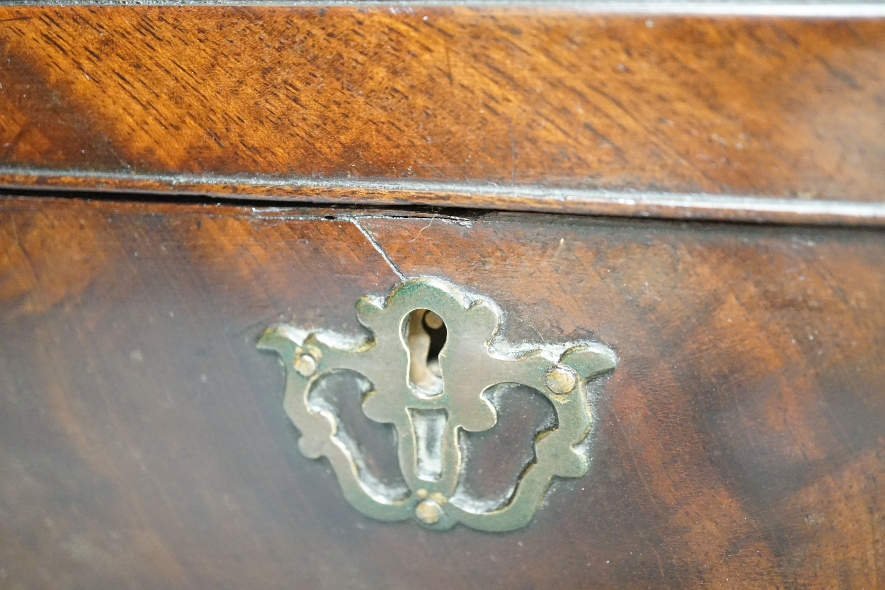 A Georgian mahogany tea caddy (feet missing) - 16cm high